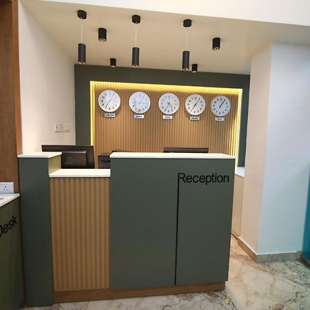 Hotel Royal Blooms Μπανγκαλόρ Εξωτερικό φωτογραφία